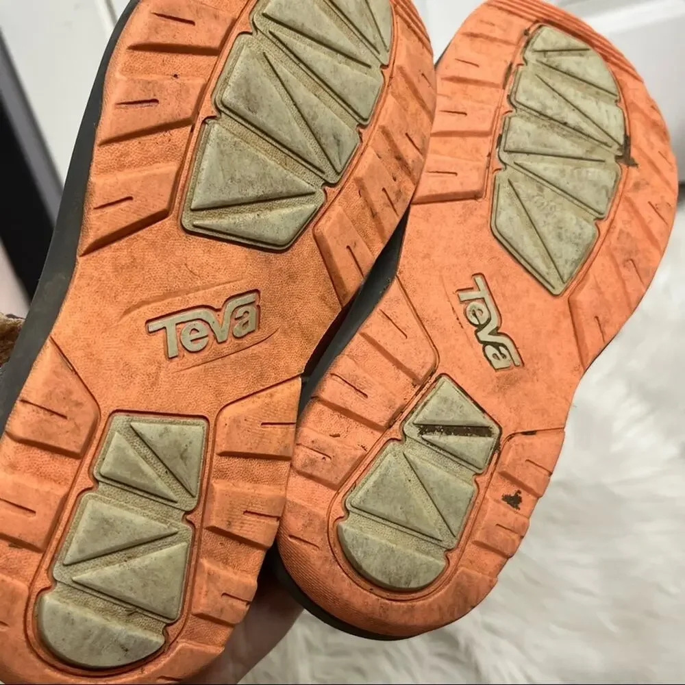 Teva Youth Hurricane XLT Gray Pink Velcro Strappy Sandals Size 4
